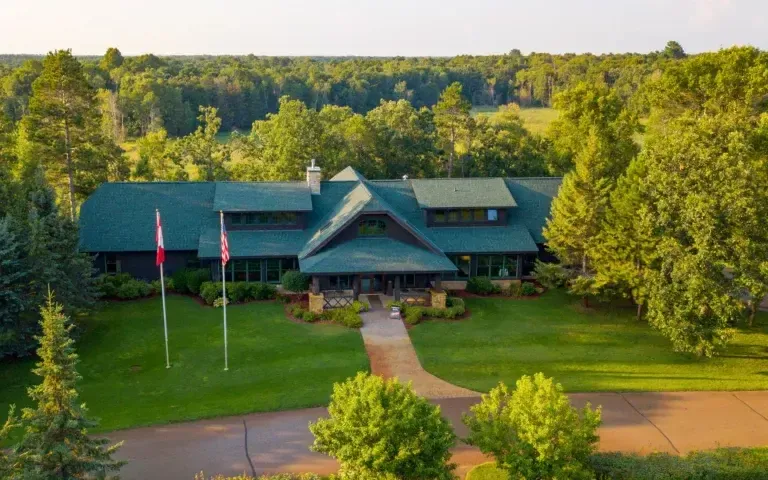 Deacon's Lodge clubhouse at Breezy Point Resort